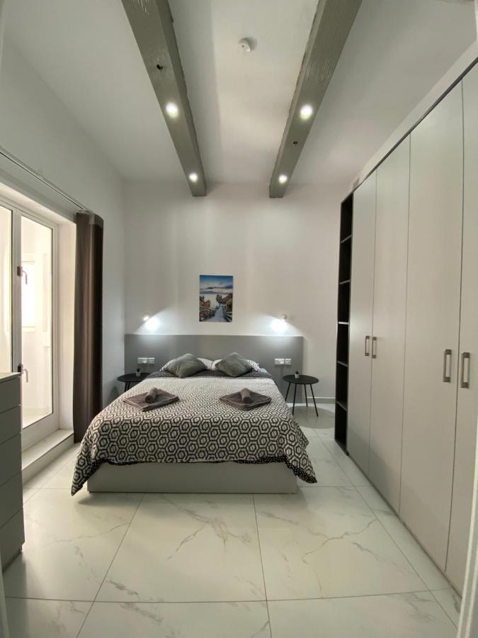 Seaside Apartment In Gzira Exterior photo